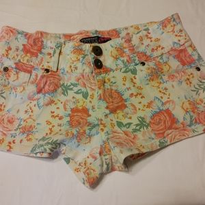 Lipstick Shortie Shorts